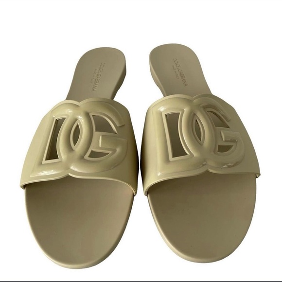 DOLCE & Gabbana slides - Picture 1 of 6